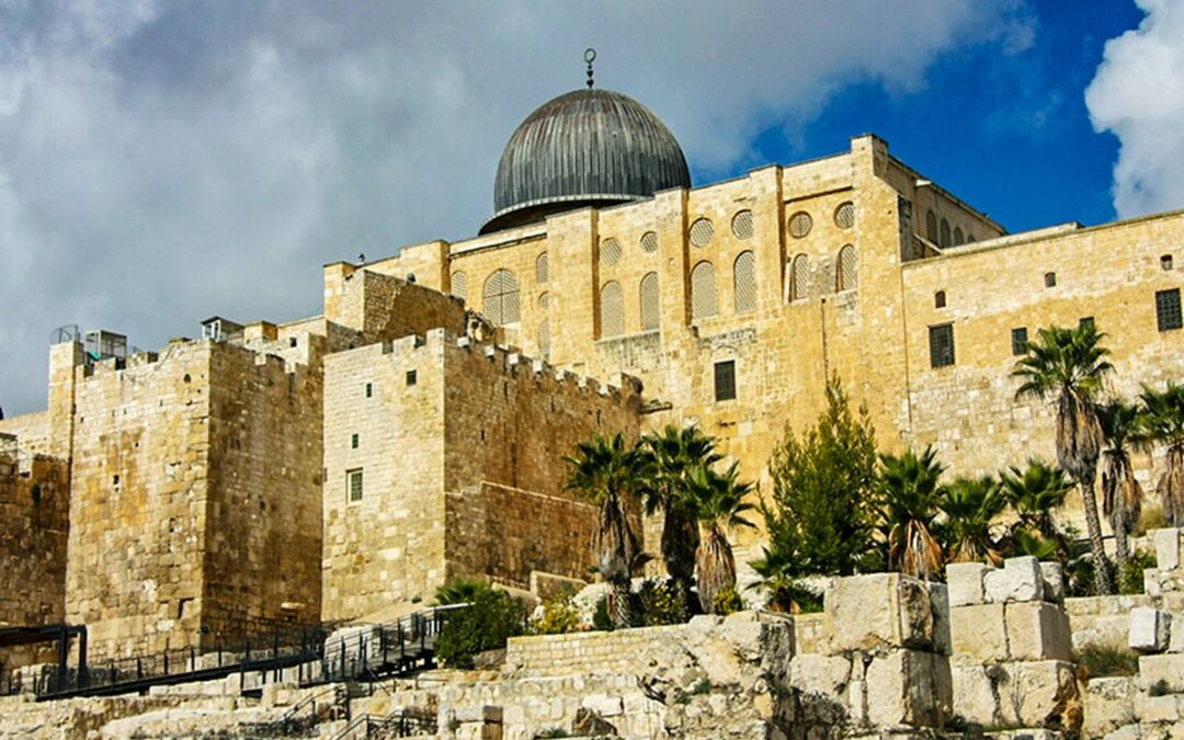 Tradisi Lebaran di Tanah Palestina: Pengalaman Umroh Plus Aqsa